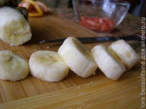 салат с манго, банан салат с манго, банан