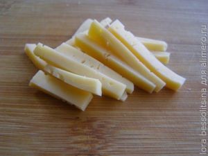 салат с перепелиными яйцами, сыр салат с перепелиными яйцами, сыр