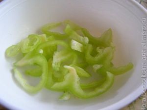 салат с орехами и лавашом, перец салат с орехами и лавашом, перец