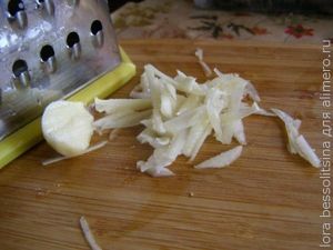 оливье с печенью, чеснок оливье с печенью, чеснок