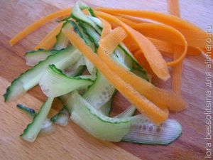 форель, огурец и морковь форель, огурец и морковь