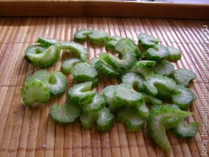 куриные рулетики с сельдереем, сельдерей куриные рулетики с сельдереем, сельдерей