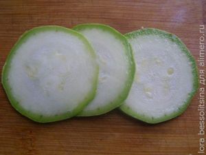 куриные рулетики с сельдереем, кабачок куриные рулетики с сельдереем, кабачок