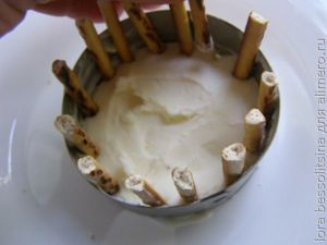 десерт для внука, творог и соломки по бокам десерт для внука, творог и соломки по бокам