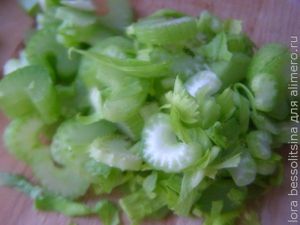курица с овощами и грибами, сельдерей курица с овощами и грибами, сельдерей