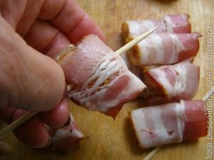 шашлычок в беконе, на шпажке шашлычок в беконе, на шпажке