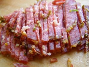 салат с копченой колбасой, колбаса салат с копченой колбасой, колбаса