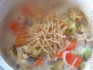 суп с бычками, лапша