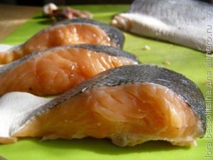 лосось с огурцом, стейки лосось с огурцом, стейки