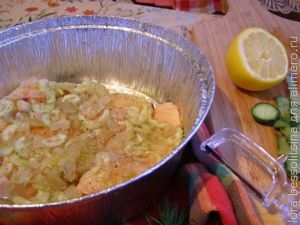 лосось с огурцом, разложим овощи лосось с огурцом, разложим овощи