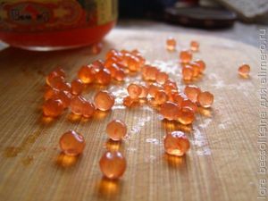 салат с морепродуктами, икра красная салат с морепродуктами, икра красная
