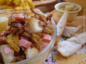 теплый салат с лисичками