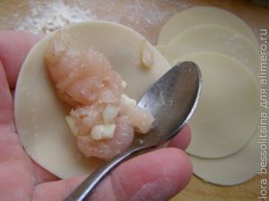 пельмени с рубленым мясом, формирование пельмени с рубленым мясом, формирование