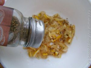 карп с овощами, лимон в заправке карп с овощами, лимон в заправке