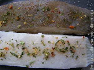 камбала с овощами, стейки в специях камбала с овощами, стейки в специях