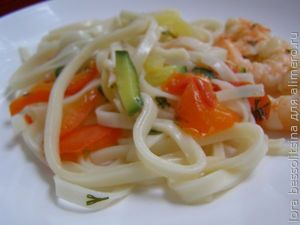 лапша удон, готово лапша удон, готово