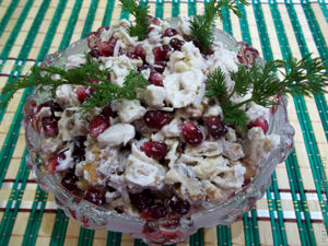 Салат с гранатом и орехами