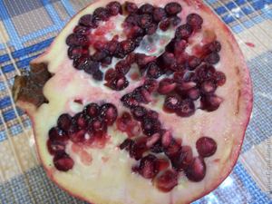 Салат с гранатом и орехами