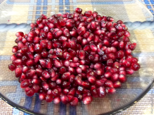 Салат с гранатом и орехами