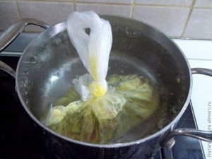 Омлет с овощами, варенный в кульке