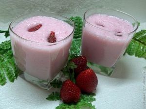 Клубнично-коньячное смузи