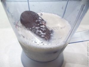 Молочный коктейль с коньяком и корицей