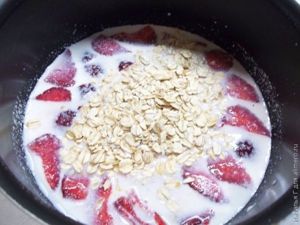Овсяная каша с клубникой
