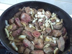 Жареная печень с луком