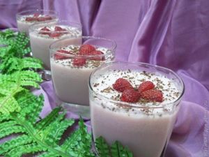 Желе с клубникой и мороженным
