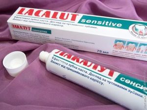 Зубная паста Lacalut sensitive