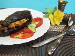 Баклажановые лодочки фаршированные мясным фаршем
