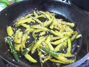 Жареные огурцы по-японски