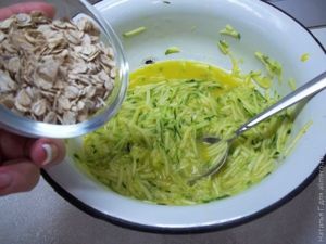 Оладьи из кабачков с овсяными хлопьями