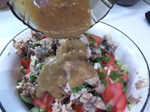 Овощной салат с сардинами