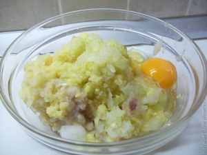 Рыбные котлеты с картофелем