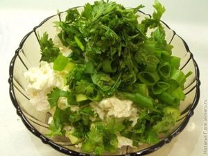 Рулетики из баклажанов с творогом и орехами