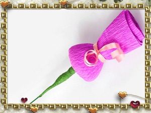 Почти посерединке скрепите каждый бутончик розовой ленточкой. Почти посерединке скрепите каждый бутончик розовой ленточкой.