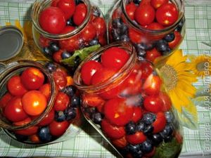 Маринованные помидоры черри с ложными маслинами