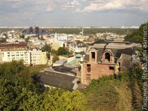 город