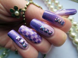 Маникюр со стразами