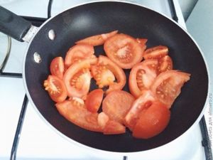 Курица с томатами