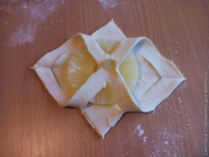 Слойки с ананасом