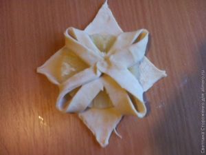 Слойки с ананасом