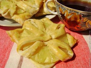 Слойки с ананасом