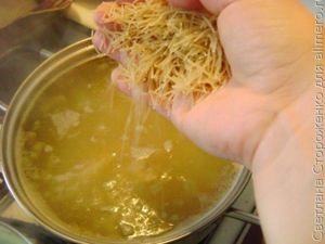 Суп с макаронами и куриными сердечками