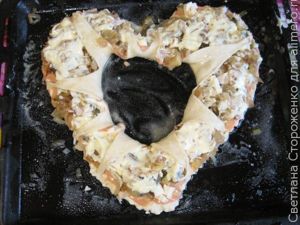 Мясная пицца в виде сердца