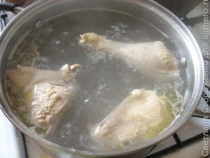 Куриный суп с рисовой лапшой
