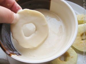 Необычные оладьи с яблоками