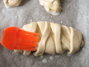 Дрожжевые булочки с яблоком и грушей
