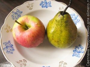 Дрожжевые булочки с яблоком и грушей